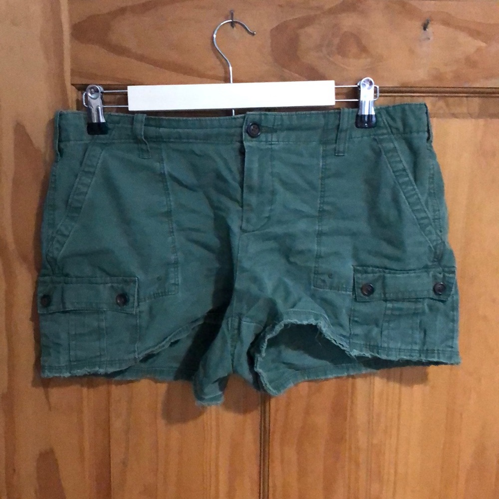 Gap Hunter Green khaki shorts